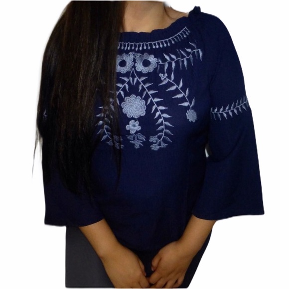 New Floral Embroidered Off the Shoulder Blouse Sm - Picture 2 of 8